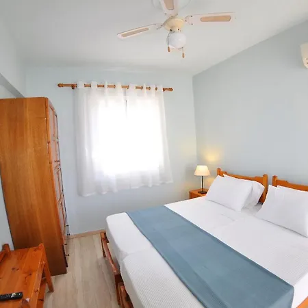 Dina Apartments Agios Gordios  Buitenkant foto